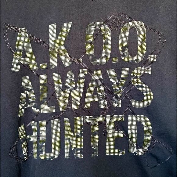 Akoo Men's Always Hunted Short Sleeve V-neck T-Shirt - Picture 3 of 5